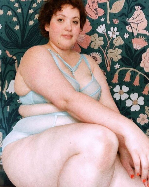 Just want to take a second to celebrate @mariesouthardospina 🌸 This legend was my (Gina's) first intro to fat lib and she is contributing editor to The Fat Zine too 🌺 Working together on this issue - out Monday! - has been the ultimate full circle 